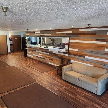 فندق رودواي إن West Fargo المظهر الخارجي الصورة