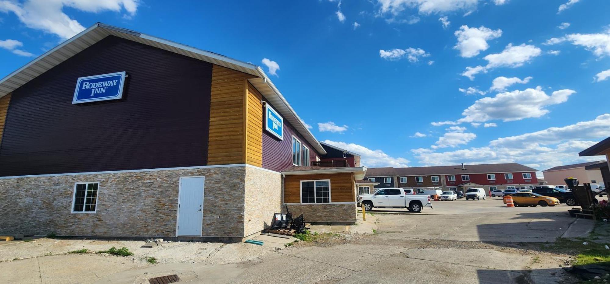 فندق رودواي إن West Fargo المظهر الخارجي الصورة