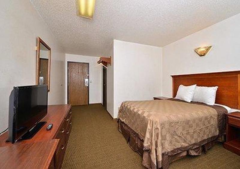 فندق رودواي إن West Fargo المظهر الخارجي الصورة